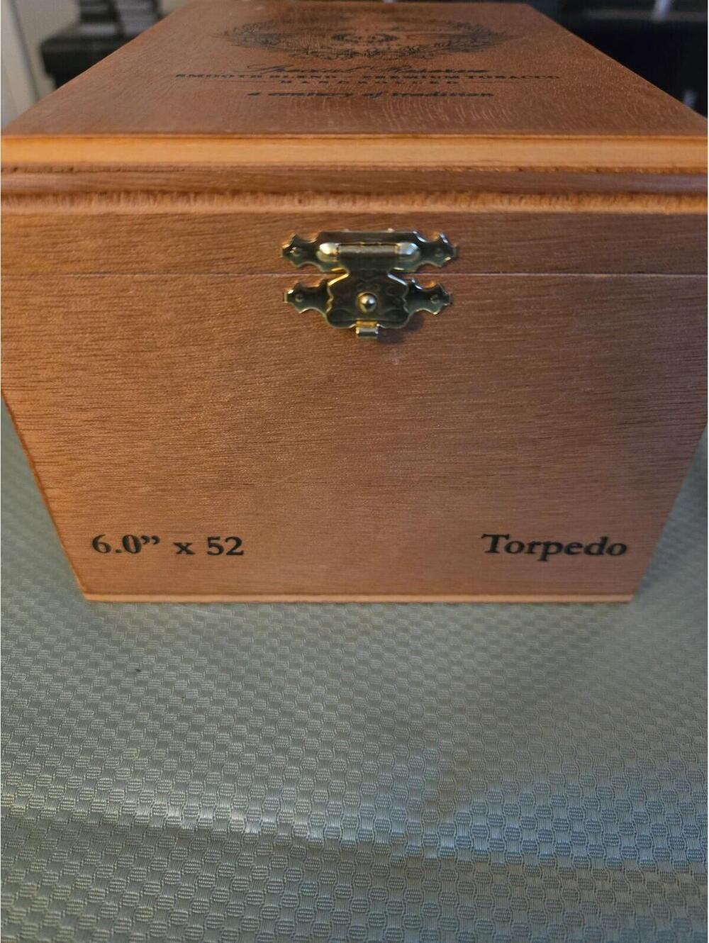 K. Hansotia & Co. Park Avenue by Gurkha Special Reserve Wooden Cigar Box - Picture 3 of 4